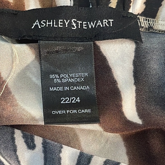 Ashley Stewart Womens plus skirt Sz 22/24 - Picture 2 of 2